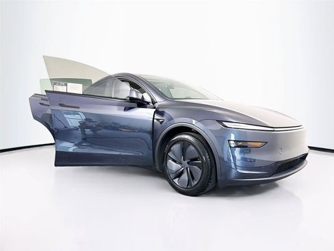 Used 2026 Tesla Model Y Long Range AWD/4WD image 38
