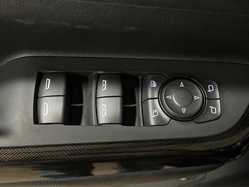 Used 2023 GMC Acadia AT4 w/ Technology Package image 17