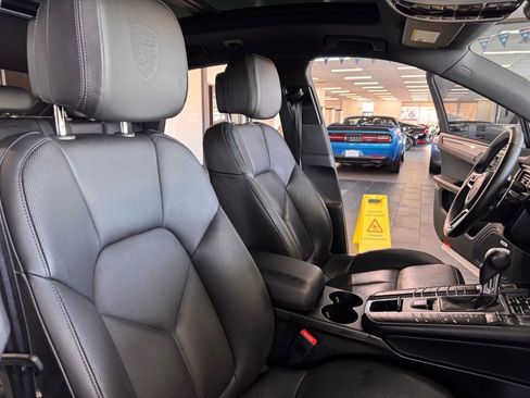 Used 2016 Porsche Macan S image 14