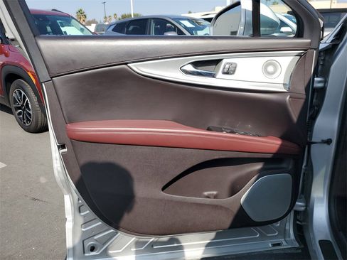 Used 2019 Lincoln Nautilus Black Label image 22