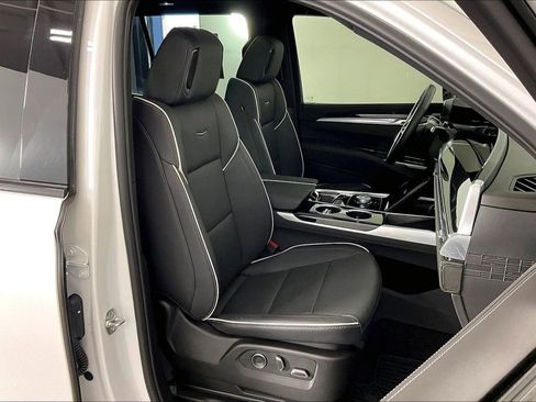 Used 2025 Cadillac Escalade Sport w/ Touring Package image 10