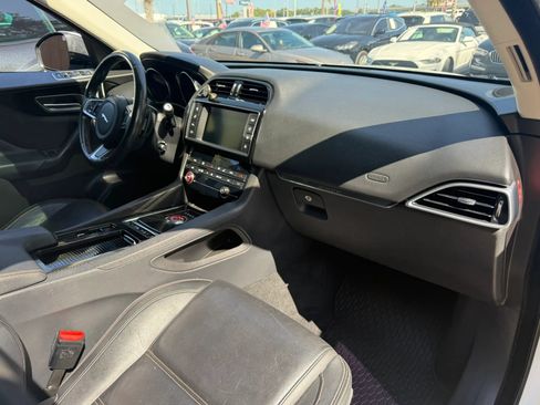 Used 2018 Jaguar F-PACE Prestige AWD/4WD image 13