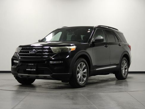 Used 2020 Ford Explorer XLT w/ Equipment Group 202A AWD/4WD image 8