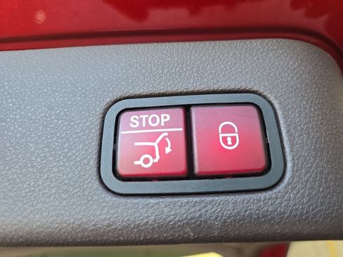 Used 2019 Mercedes-Benz GLE 400 4MATIC image 16