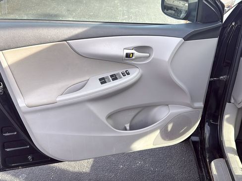 Used 2013 Toyota Corolla L image 10