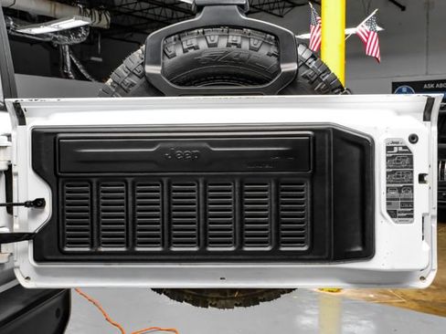Used 2021 Jeep Wrangler Unlimited Rubicon AWD/4WD image 47