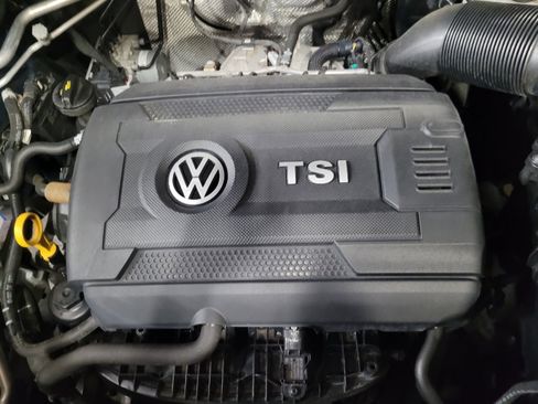 Used 2021 Volkswagen Atlas Cross Sport SE AWD/4WD image 30