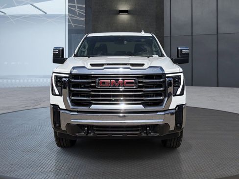 Certified 2025 GMC Sierra 2500 SLT AWD/4WD image 9