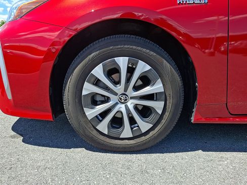 Used 2019 Toyota Prius XLE AWD/4WD image 9
