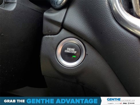 Used 2021 Chevrolet Equinox LT image 17
