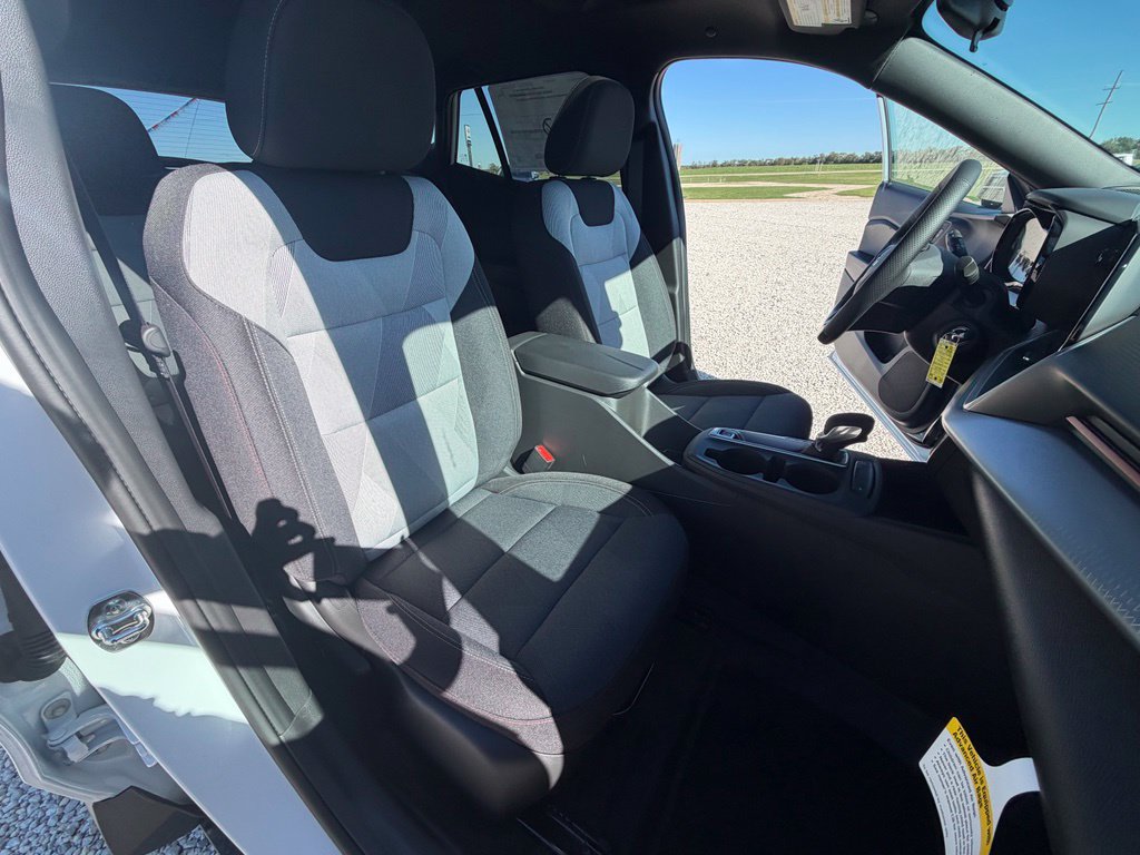 New 2026 Chevrolet Trax RS w/ Sunroof Package FWD image 27