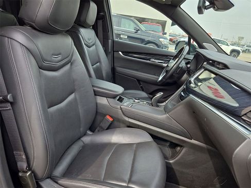 Used 2024 Cadillac XT6 Premium Luxury image 34