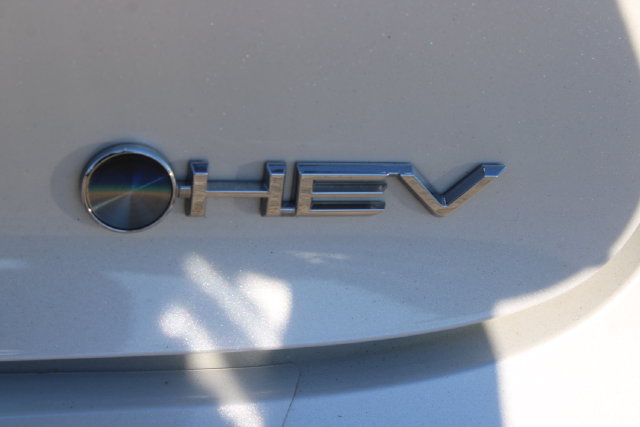 Used 2024 Toyota Prius XLE FWD image 6
