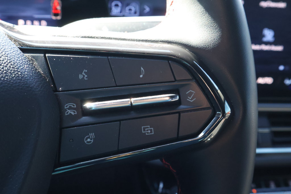 Used 2024 Chevrolet Equinox EV RS AWD/4WD image 18