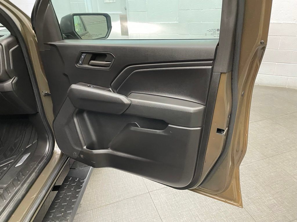 Used 2024 Chevrolet Colorado W/T RWD image 29