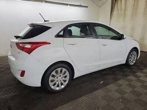 Used 2017 Hyundai Elantra GT image 7