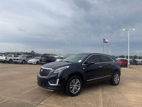 Used 2022 Cadillac XT5 Premium Luxury w/ Technology Package FWD image 9
