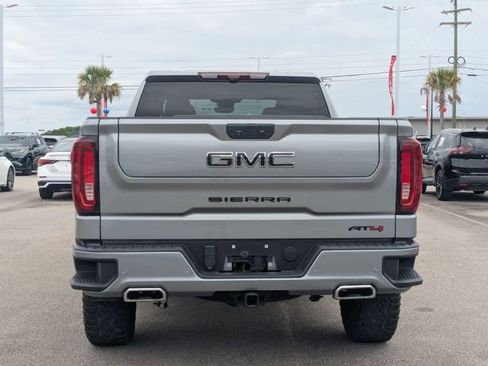 Used 2023 GMC Sierra 1500 AT4 w/ Technology Package AWD/4WD image 4