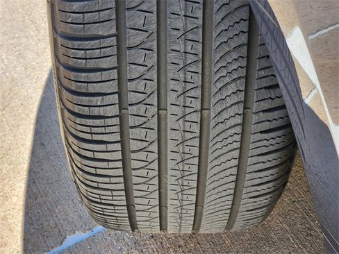 Used 2025 Land Rover Range Rover Velar S image 11