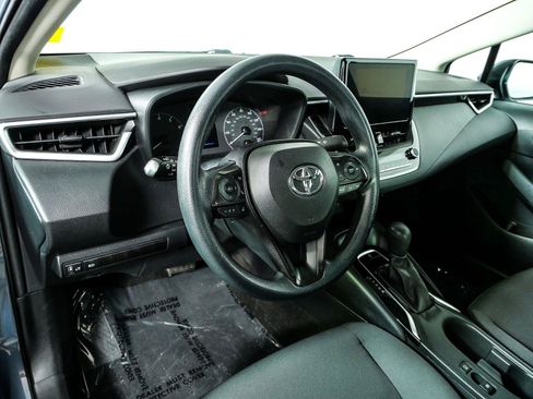 Used 2023 Toyota Corolla LE FWD image 4