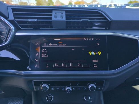 Used 2023 Audi Q3 2.0T Premium Plus w/ Premium Plus Package image 28