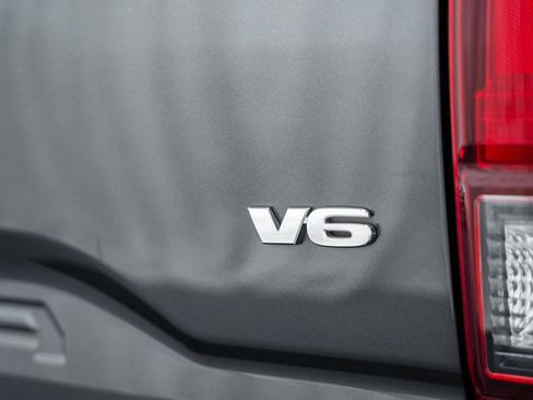 Used 2019 Toyota Tacoma TRD Sport image 22