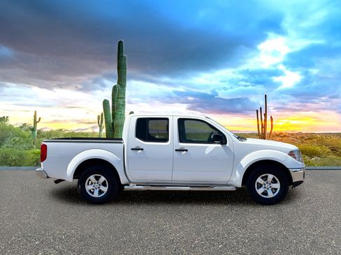 Used 2009 Nissan Frontier SE w/ SE Value Truck Pkg RWD image 6