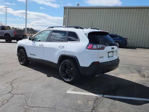 Used 2019 Jeep Cherokee Altitude image 8
