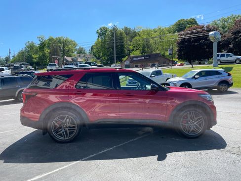 Used 2025 Ford Explorer ST w/ Sun And Sound Package AWD/4WD image 4
