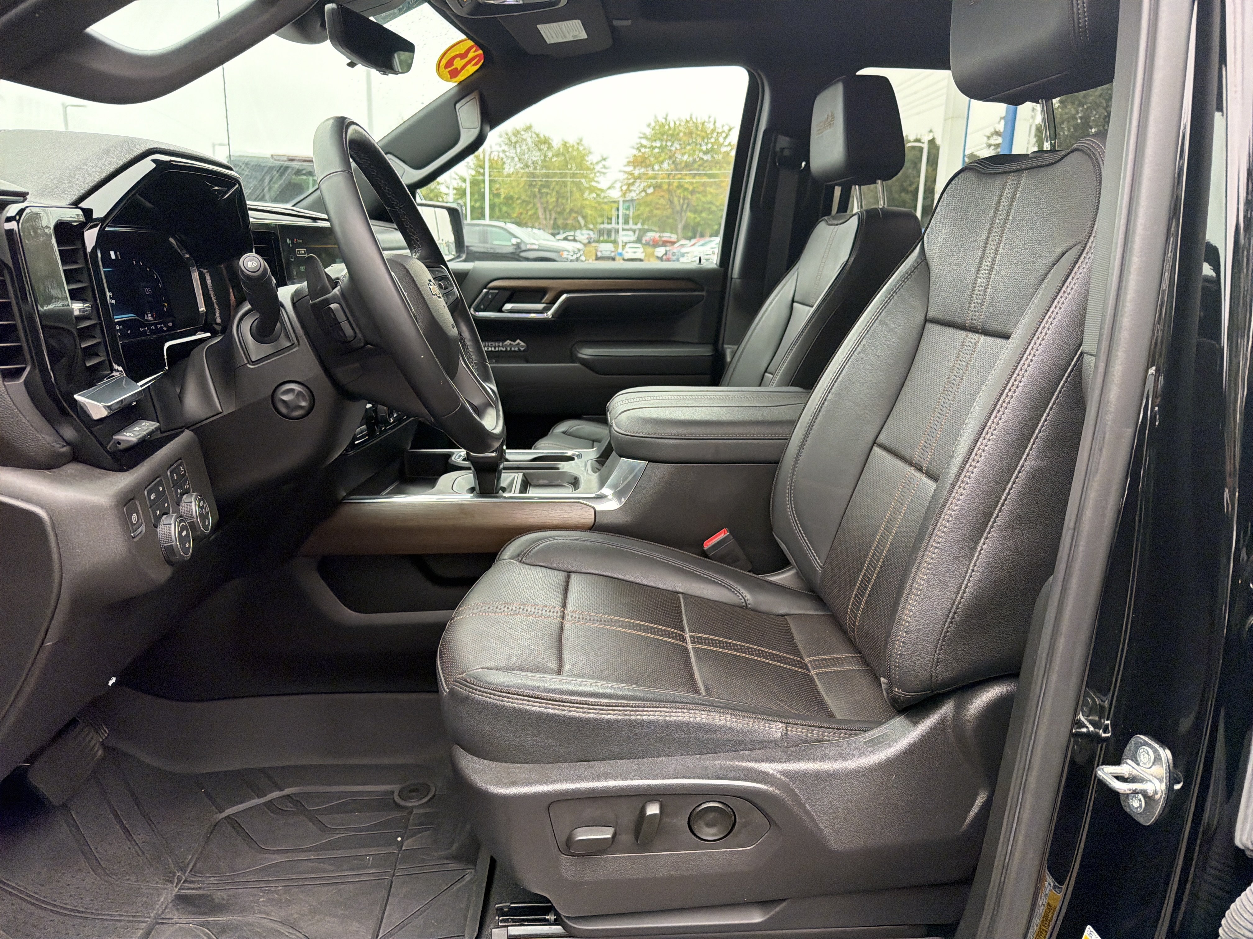 Used 2023 Chevrolet Silverado 1500 High Country w/ Technology Package AWD/4WD image 16