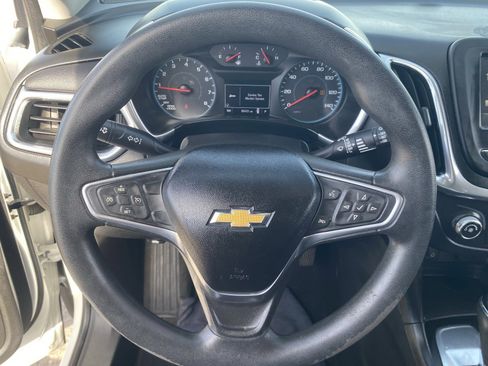 Used 2018 Chevrolet Equinox LT image 24