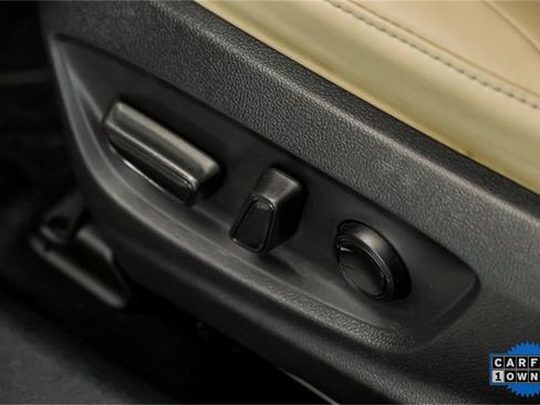 Used 2021 Toyota Prius XLE image 17