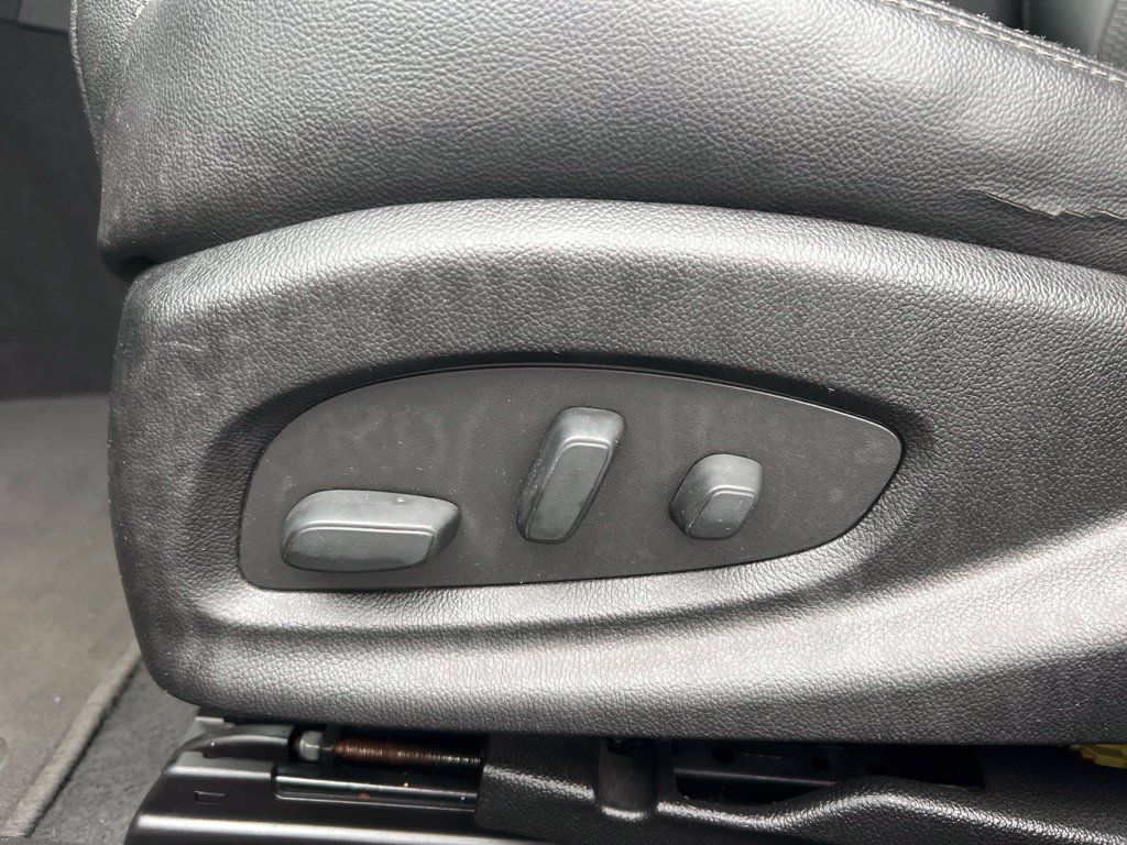 Used 2018 Chevrolet Impala LT FWD image 9