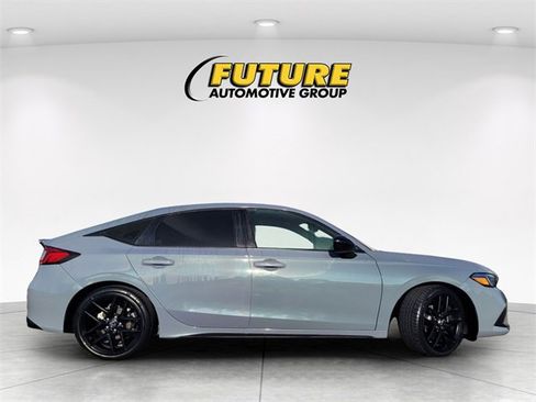 Used 2022 Honda Civic Sport image 3