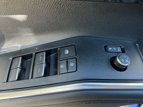 New 2026 Toyota Highlander Platinum AWD/4WD image 13
