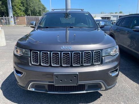 Used 2017 Jeep Grand Cherokee Limited AWD/4WD image 2