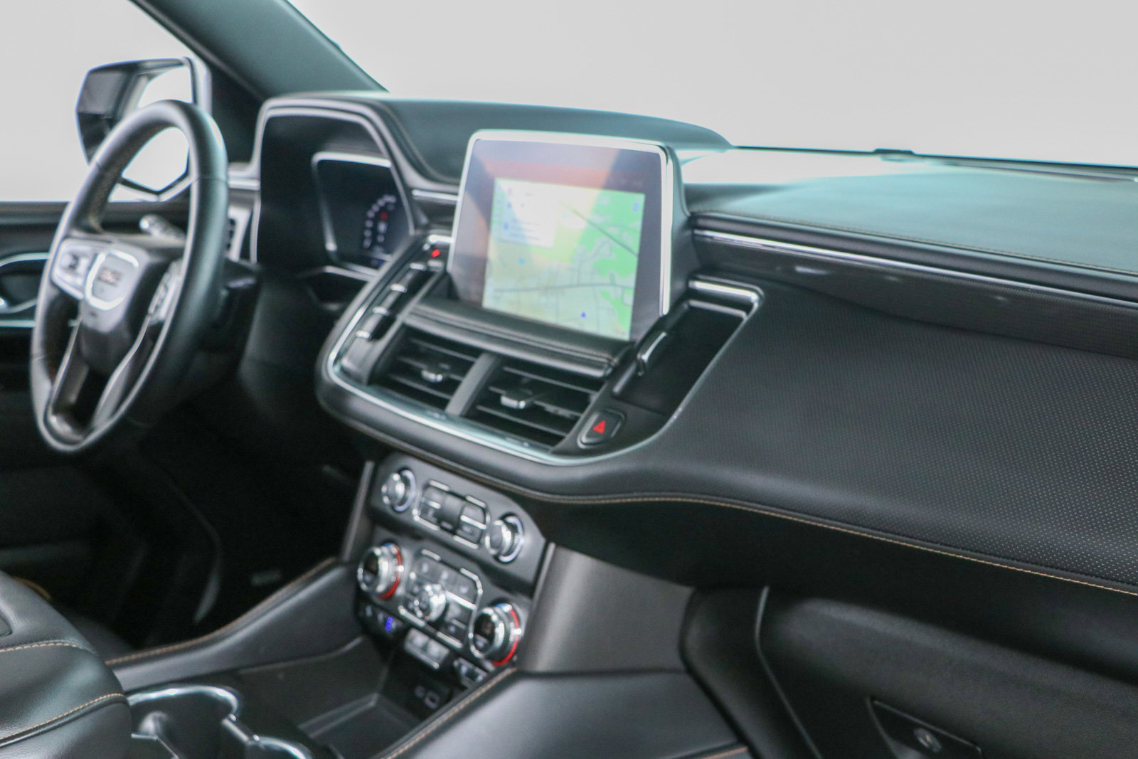 Used 2023 GMC Yukon AT4 w/ Technology Package AWD/4WD image 31