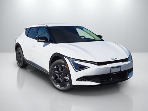 New 2026 Kia EV6 2WD image 1