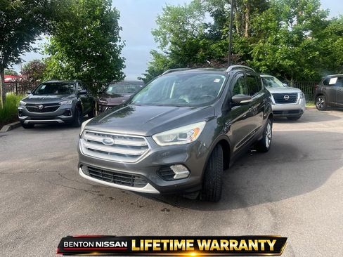 Used 2017 Ford Escape Titanium w/ Equipment Group 301A FWD image 4