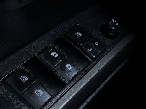 Used 2019 Toyota Tacoma TRD Sport AWD/4WD image 38