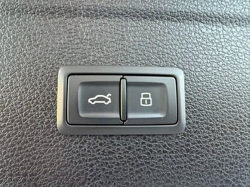 Used 2019 Audi Q5 2.0T Premium w/ Convenience Package image 14