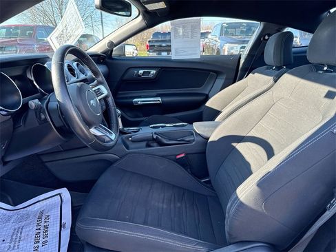 Used 2017 Ford Mustang Coupe image 18