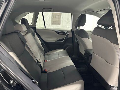 Used 2025 Toyota RAV4 XLE image 53
