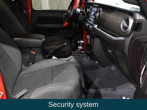 Used 2020 Jeep Wrangler Unlimited Sahara w/ Uconnect 4C Nav & Sound Group AWD/4WD image 14