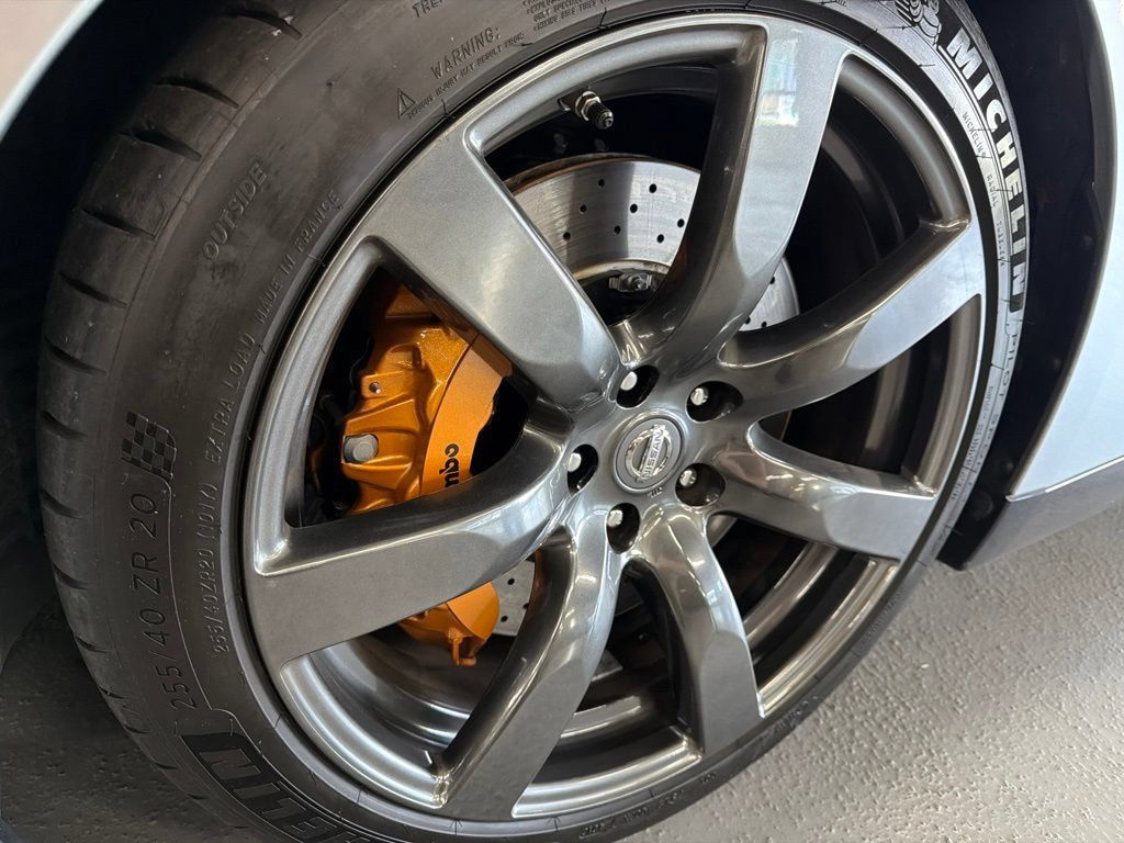 Used 2009 Nissan GT-R Premium AWD/4WD image 11