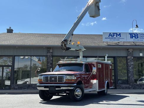 Used 1997 Ford F450 2WD Regular Cab Super Duty image 3