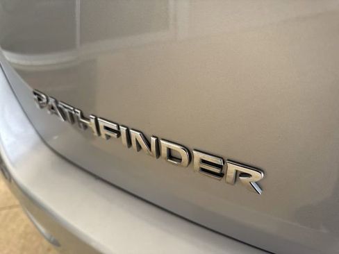 Used 2013 Nissan Pathfinder SV image 32