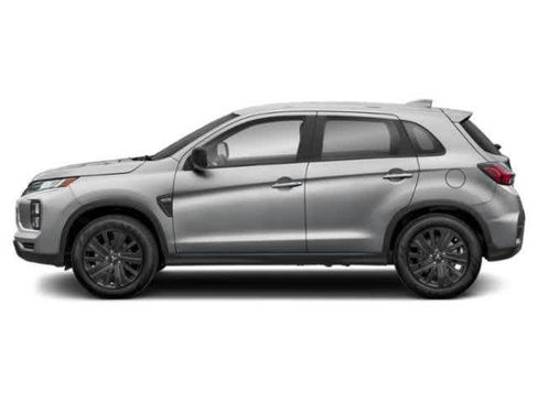 Used 2023 Mitsubishi Outlander Sport LE image 3
