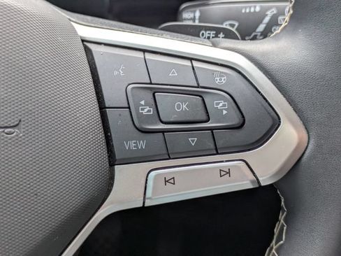 Certified 2024 Volkswagen Atlas SE FWD image 25