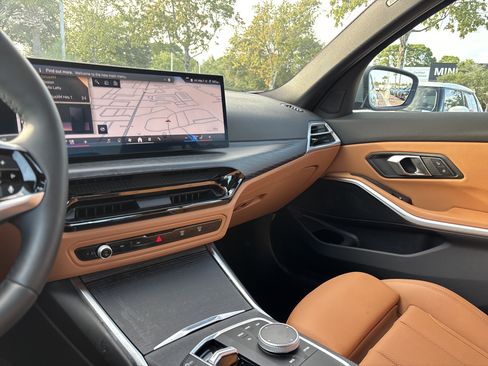 Certified 2025 BMW 330i Sedan RWD image 30